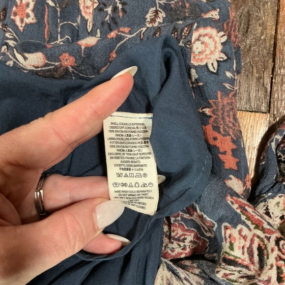 Free People Navy Floral Boho Blouse Long Sleeve Peasant Top Size Small - Picture 6 of 6